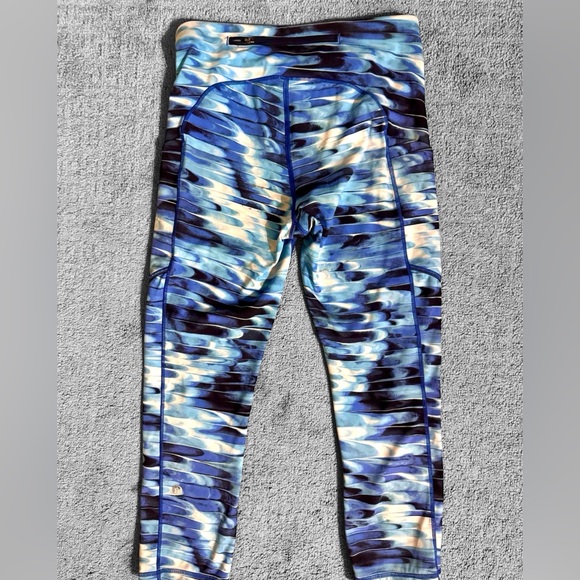 Lululemon Size 4 speed up crop legging in Tidal Multi - Picture 3 of 5